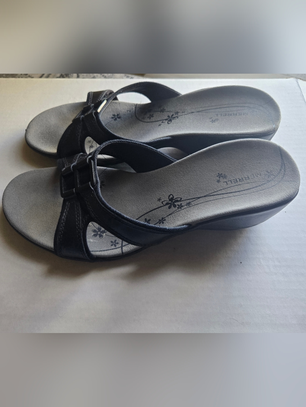 Merrell Women's Black Floral-Print Slide Sandals